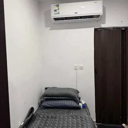 غرفة هادئة بالقرب من المطار Apartment Ar Rabwah Exterior photo